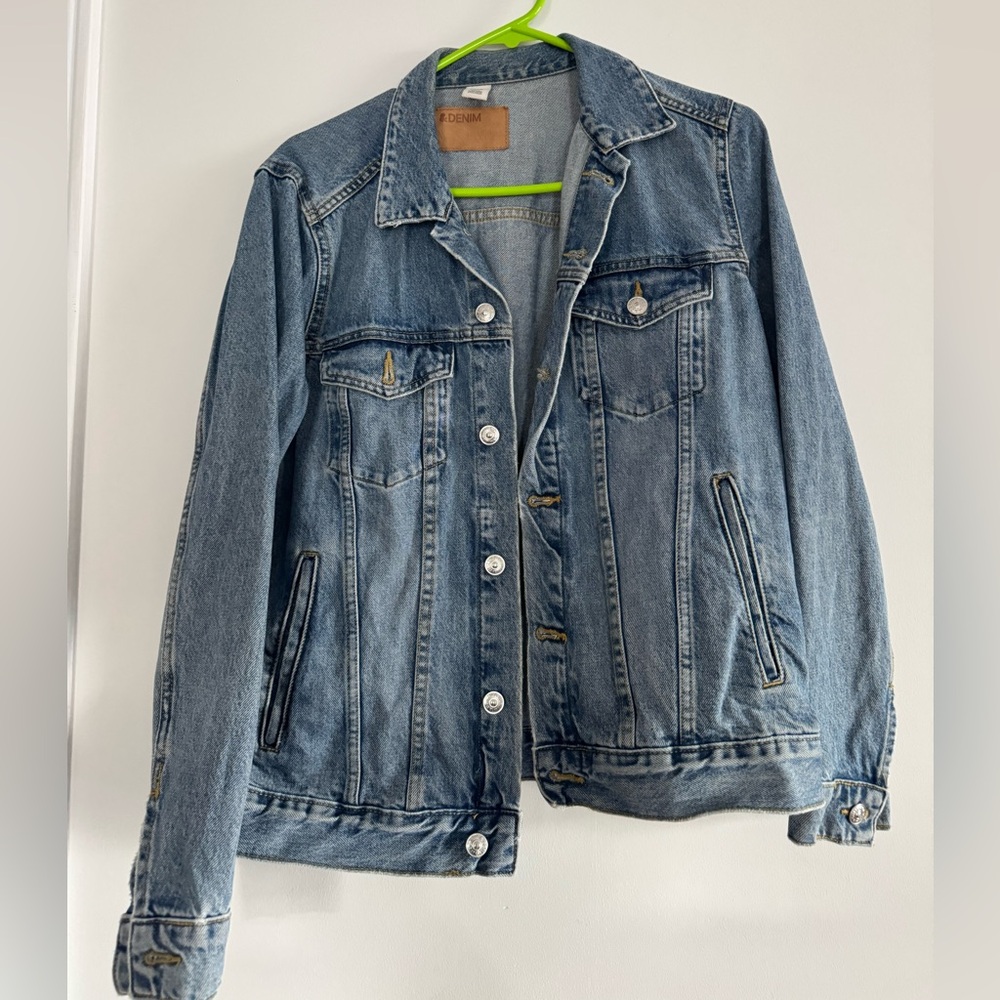 Women jean jacket size 10 great condition denim jacket